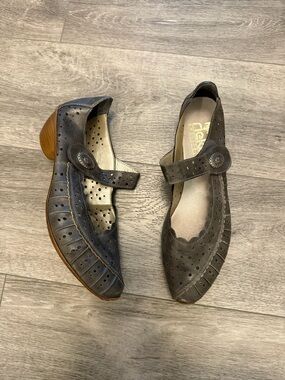 Rieker Mary Jane Heels in Dark Gray - Comfort Style size 41